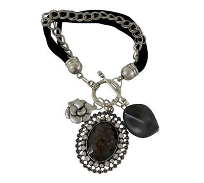 Pulseira de Corda Preta com Pingente